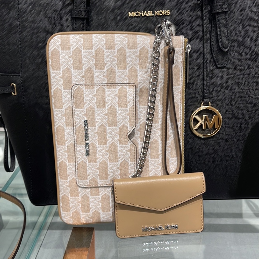 MICHAEL KORS JET SET ITEM LG 2 in 1 CARD CASE & WRISTLET
Camel 

NWT - Picture 4 of 16